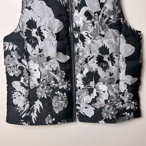 NWT Chico’s black and silver metallic jacquard puffer vest, XL - Picture 7 of 11